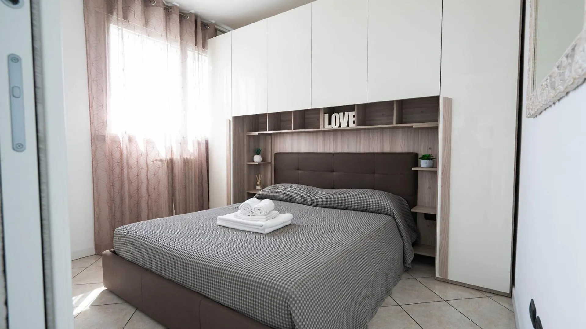 20Min Dal Duomo Luxury Flat And Free Parking Apartment Milan