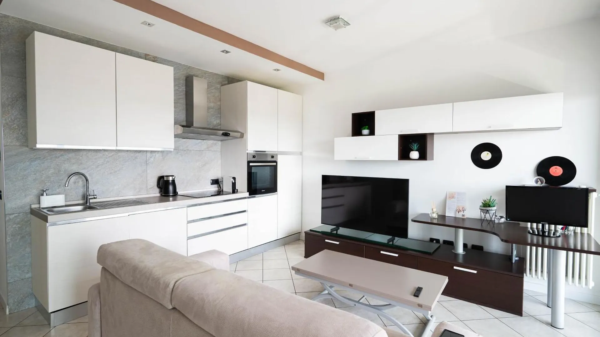20Min Dal Duomo Luxury Flat And Free Parking Apartment Milan Italy